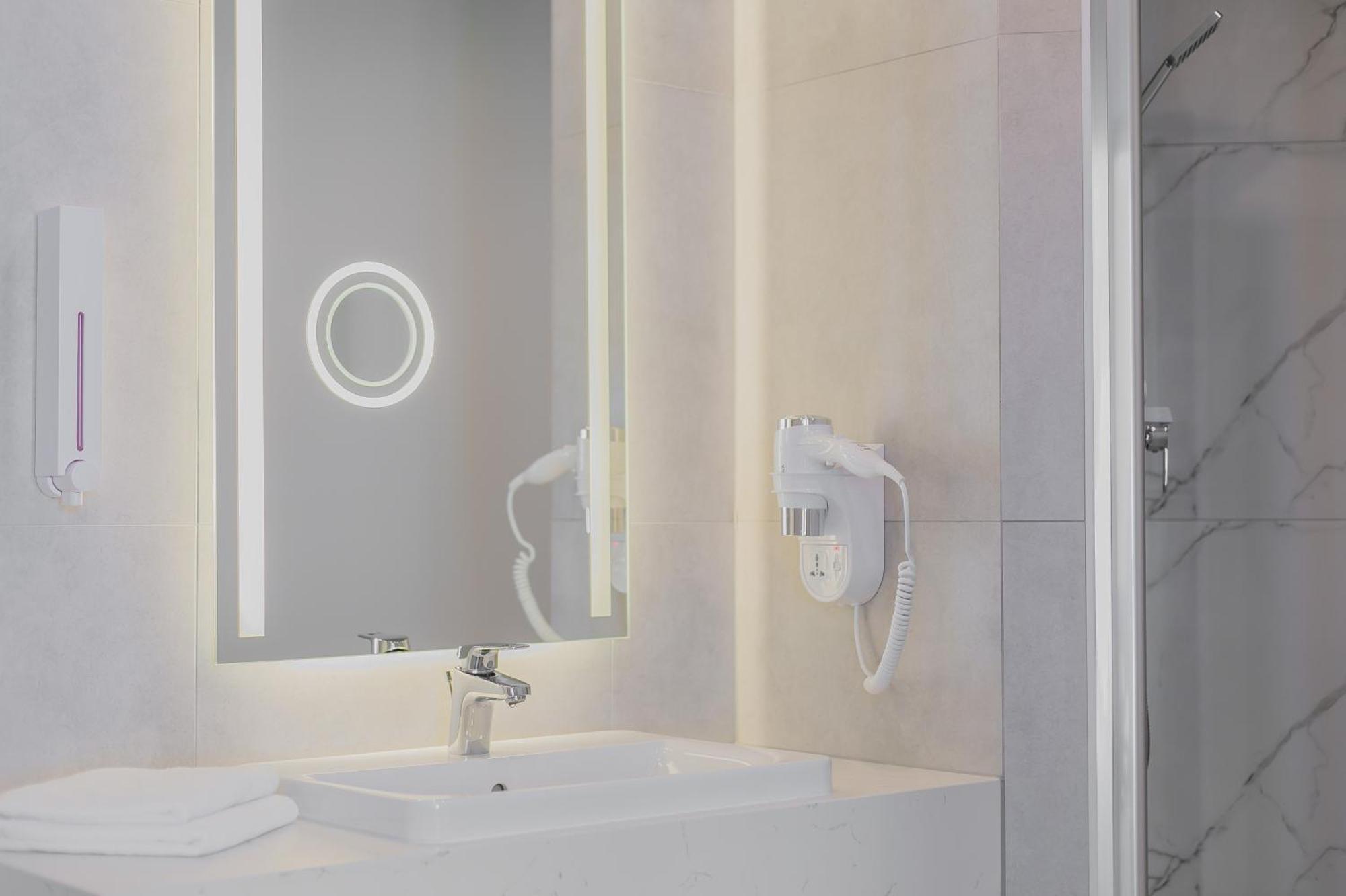 B&B Hotel Warsaw East Kültér fotó