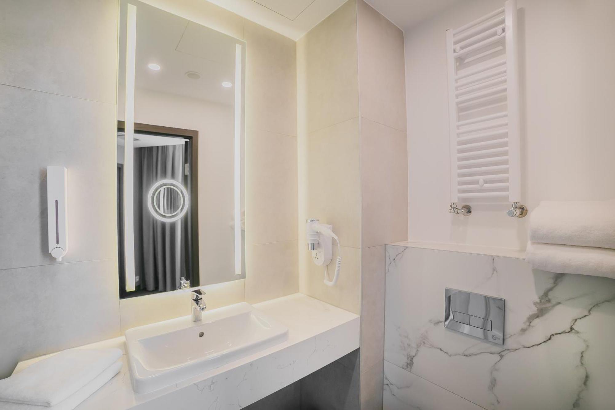 B&B Hotel Warsaw East Kültér fotó